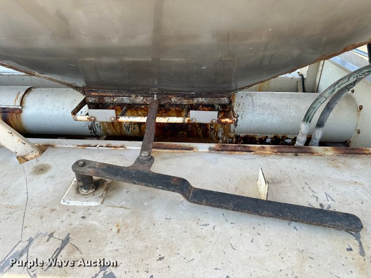 image for item EH6758 1988 WhiteGMC WCA fertilizer delivery truck