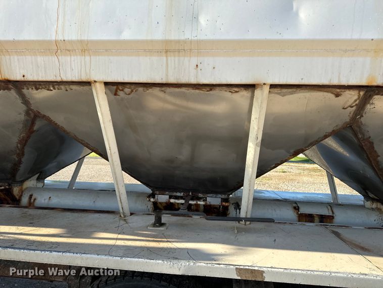 image for item EH6758 1988 WhiteGMC WCA fertilizer delivery truck