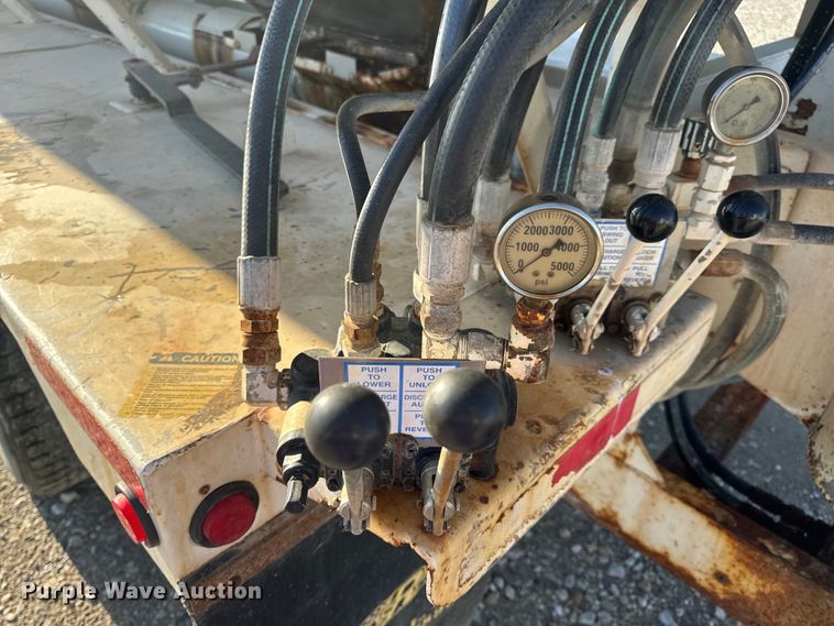 image for item EH6758 1988 WhiteGMC WCA fertilizer delivery truck