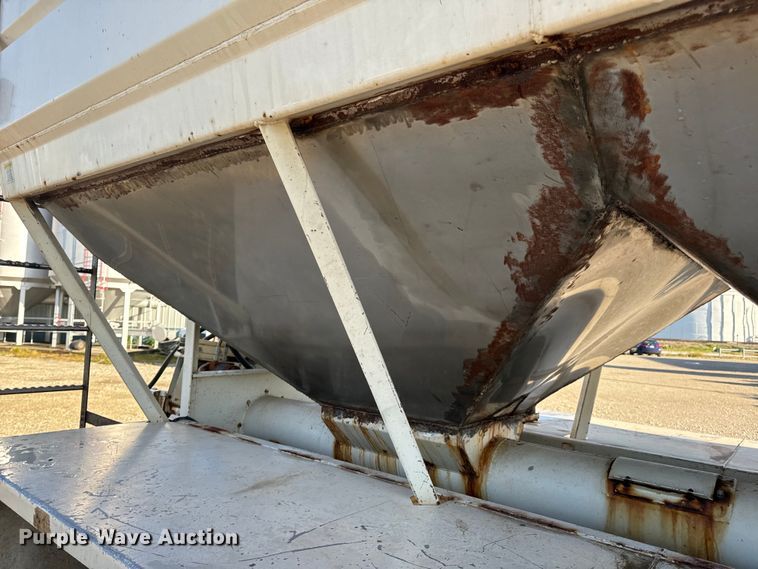 image for item EH6758 1988 WhiteGMC WCA fertilizer delivery truck