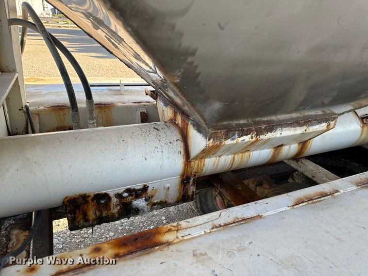 image for item EH6758 1988 WhiteGMC WCA fertilizer delivery truck