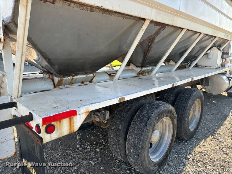 image for item EH6758 1988 WhiteGMC WCA fertilizer delivery truck