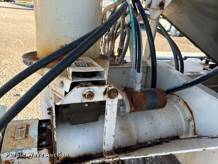 image for item EH6758 1988 WhiteGMC WCA fertilizer delivery truck