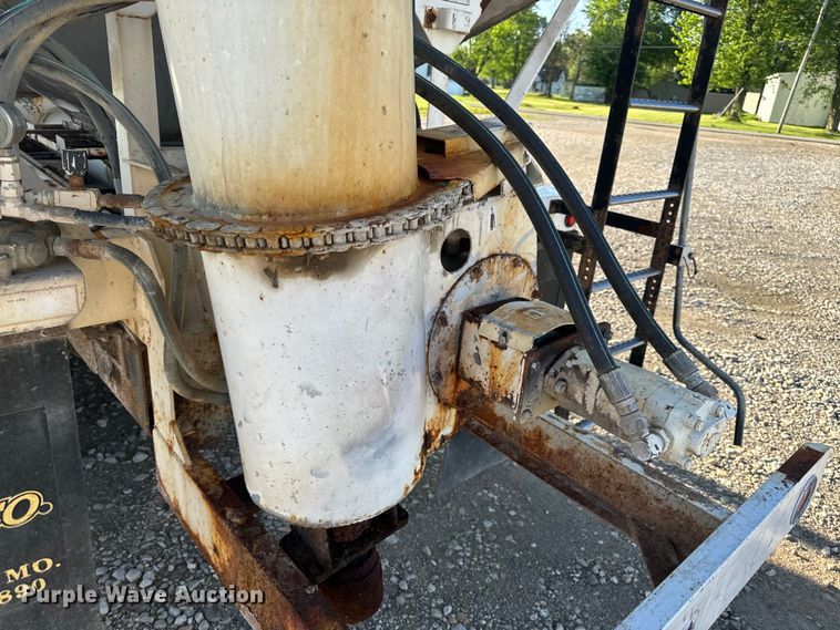 image for item EH6758 1988 WhiteGMC WCA fertilizer delivery truck