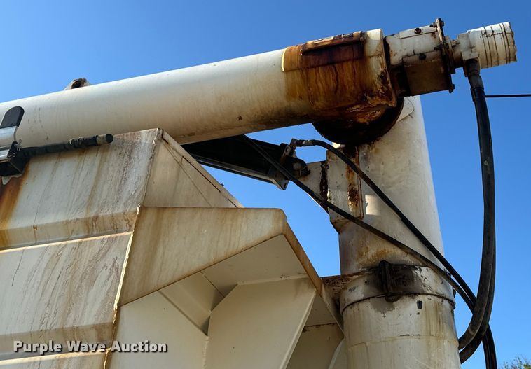 image for item EH6758 1988 WhiteGMC WCA fertilizer delivery truck