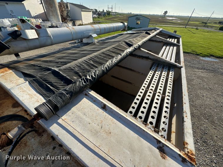 image for item EH6758 1988 WhiteGMC WCA fertilizer delivery truck