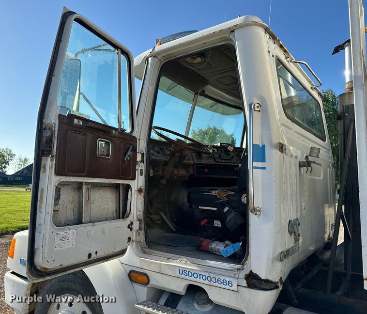 image for item EH6758 1988 WhiteGMC WCA fertilizer delivery truck