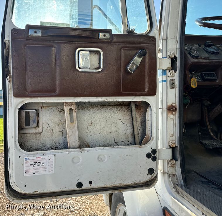 image for item EH6758 1988 WhiteGMC WCA fertilizer delivery truck