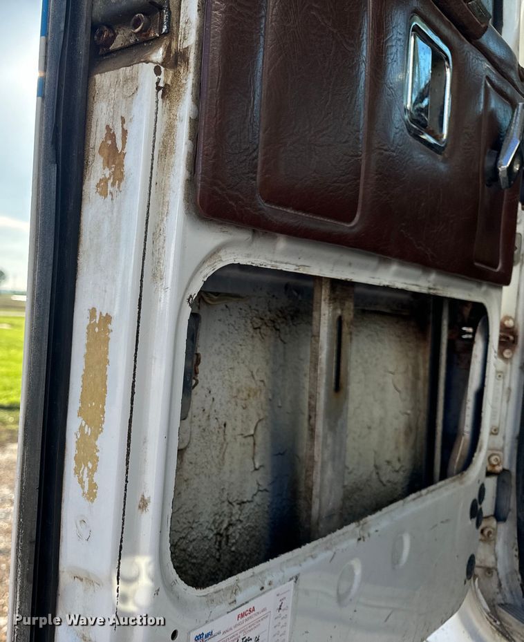 image for item EH6758 1988 WhiteGMC WCA fertilizer delivery truck