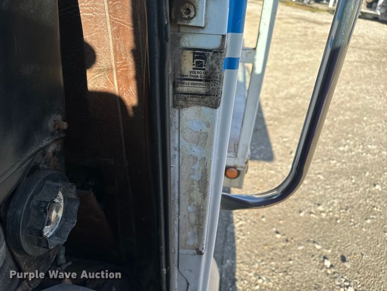 image for item EH6758 1988 WhiteGMC WCA fertilizer delivery truck