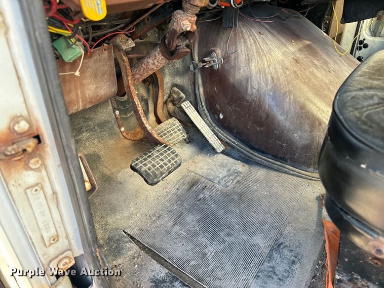 image for item EH6758 1988 WhiteGMC WCA fertilizer delivery truck