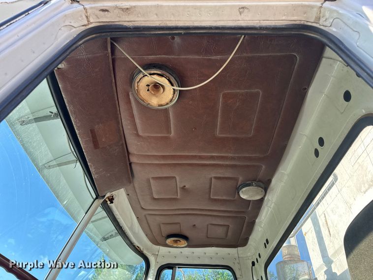 image for item EH6758 1988 WhiteGMC WCA fertilizer delivery truck