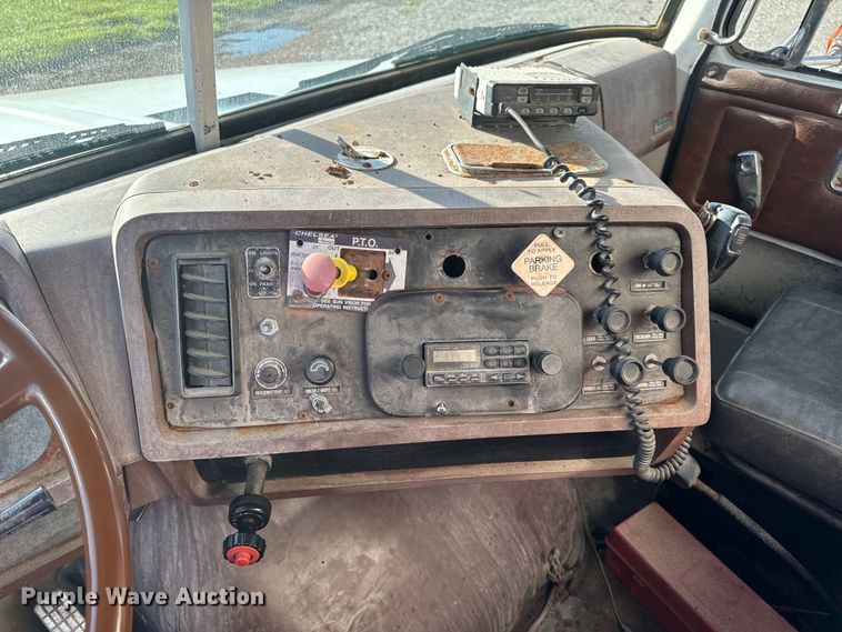 image for item EH6758 1988 WhiteGMC WCA fertilizer delivery truck