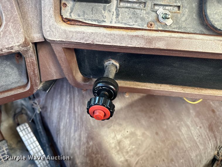 image for item EH6758 1988 WhiteGMC WCA fertilizer delivery truck