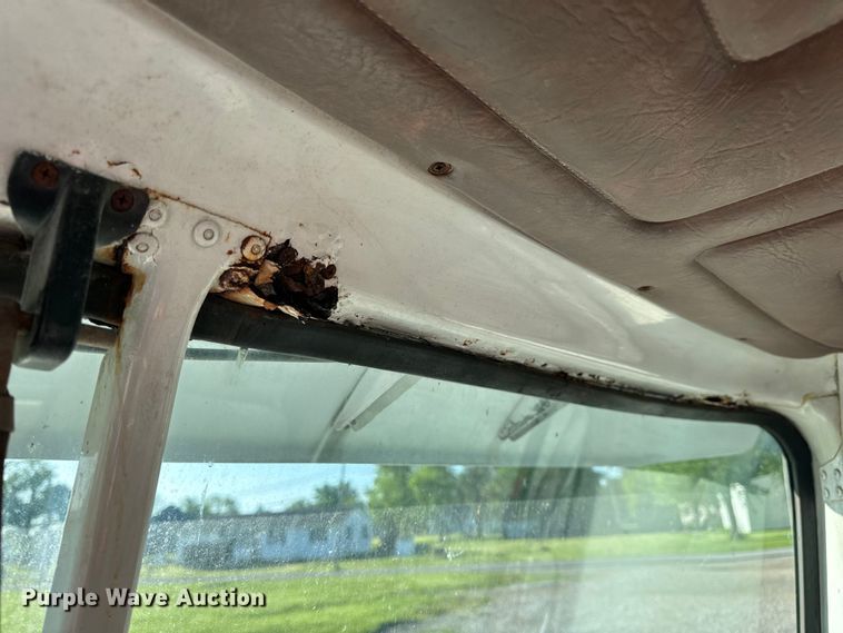 image for item EH6758 1988 WhiteGMC WCA fertilizer delivery truck