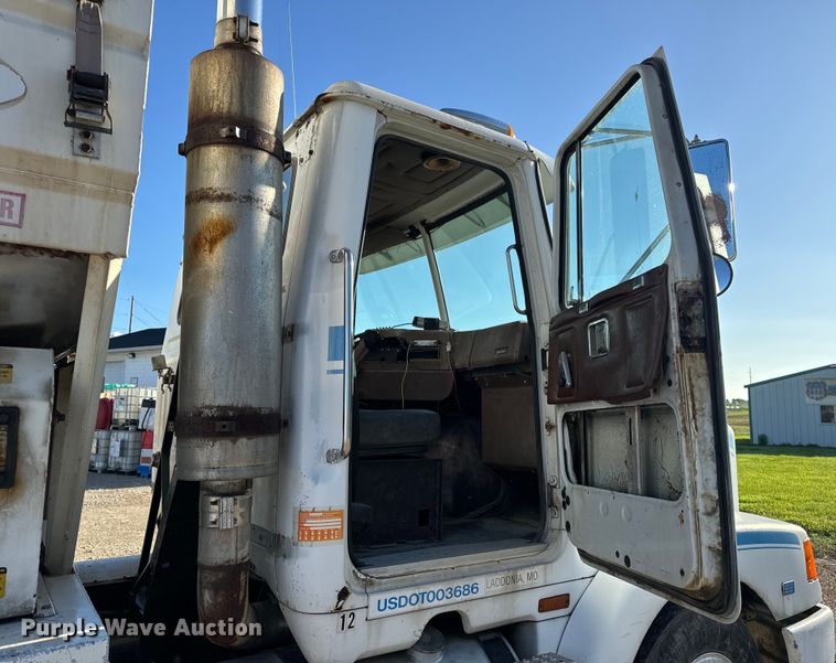 image for item EH6758 1988 WhiteGMC WCA fertilizer delivery truck