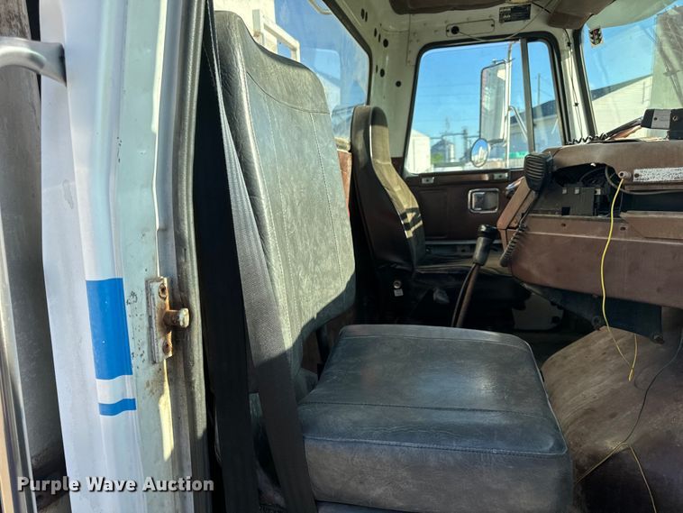 image for item EH6758 1988 WhiteGMC WCA fertilizer delivery truck