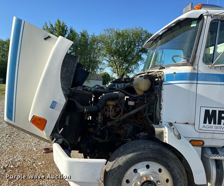 image for item EH6758 1988 WhiteGMC WCA fertilizer delivery truck