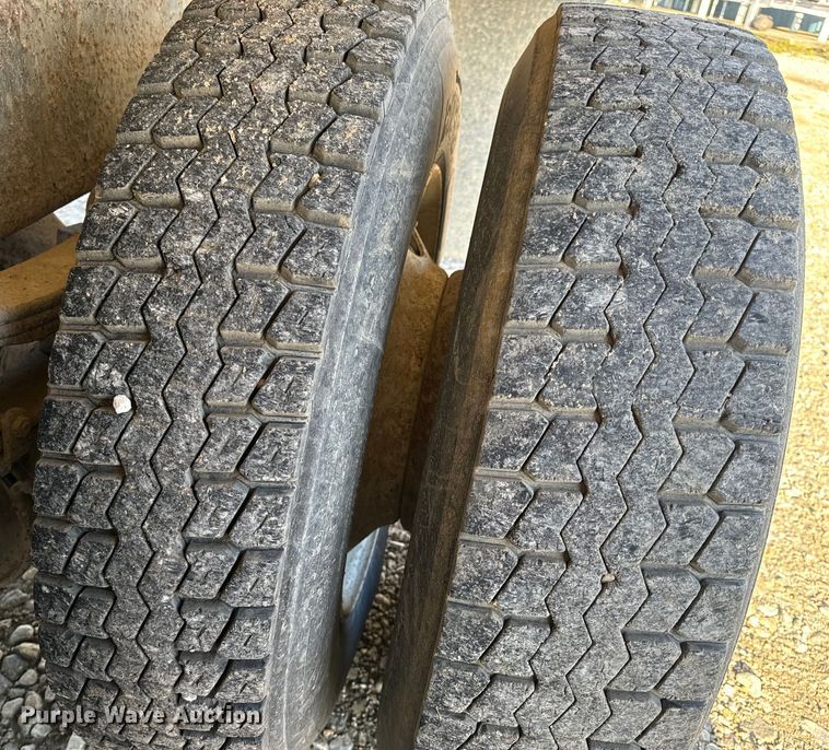 image for item EH6758 1988 WhiteGMC WCA fertilizer delivery truck