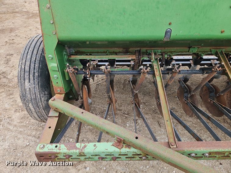 image for item EI3837 John Deere  8300 grain drill