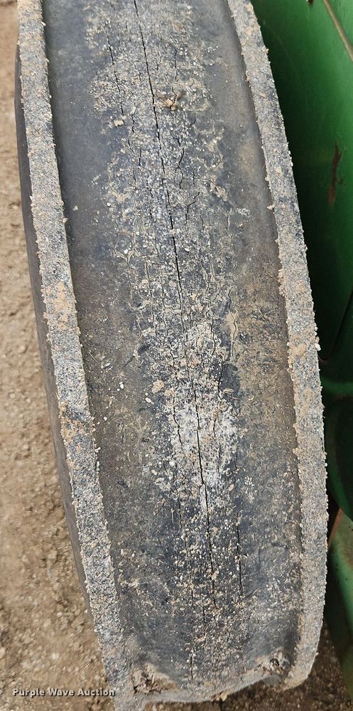 image for item EI3837 John Deere  8300 grain drill