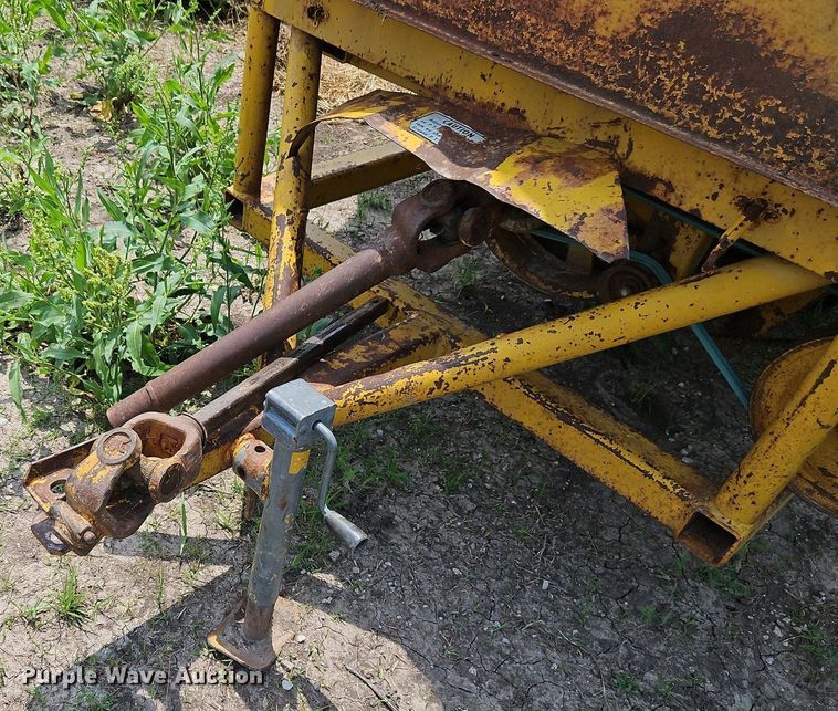 image for item EI3850 Haybuster H1000 bale processor