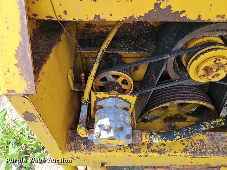 image for item EI3850 Haybuster H1000 bale processor