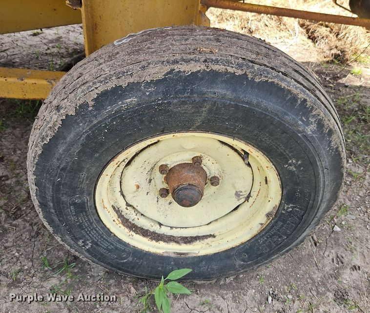 image for item EI3850 Haybuster H1000 bale processor
