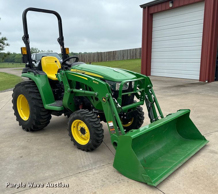 image for item EJ0649 2022 John Deere 3032E MFWD tractor