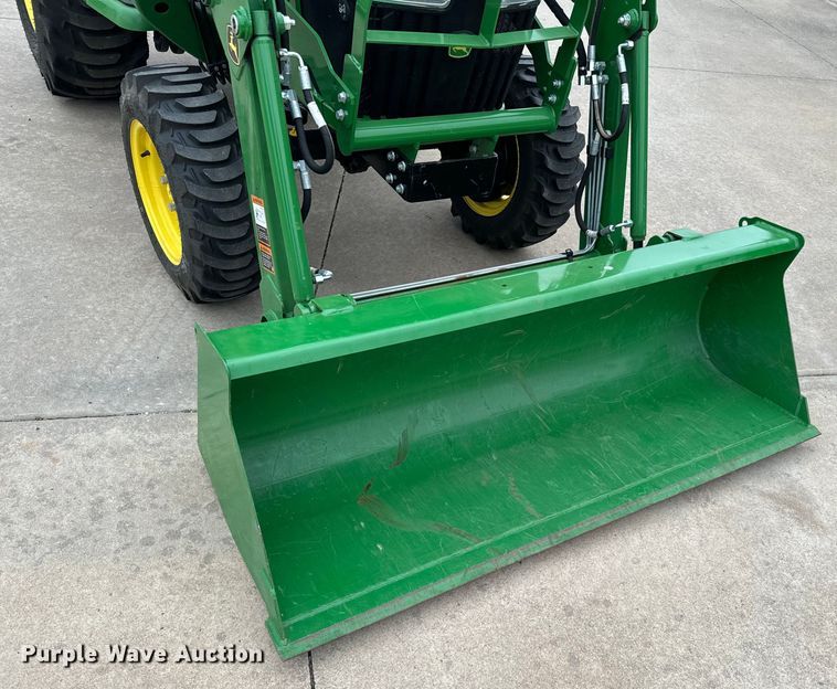 image for item EJ0649 2022 John Deere 3032E MFWD tractor