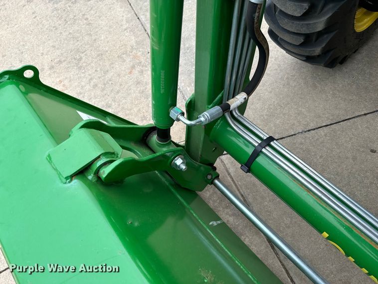 image for item EJ0649 2022 John Deere 3032E MFWD tractor