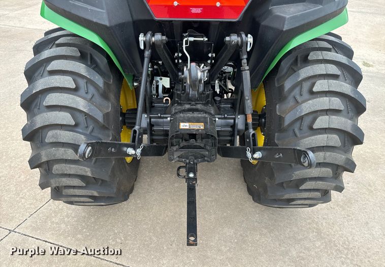 image for item EJ0649 2022 John Deere 3032E MFWD tractor