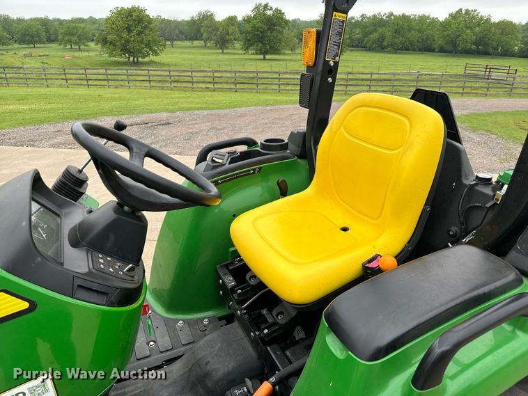 image for item EJ0649 2022 John Deere 3032E MFWD tractor