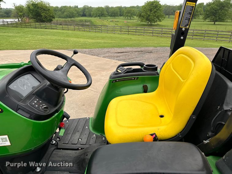 image for item EJ0649 2022 John Deere 3032E MFWD tractor