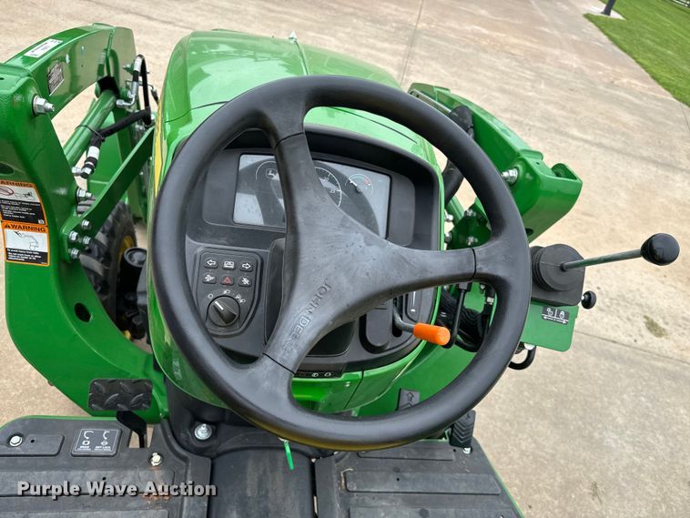 image for item EJ0649 2022 John Deere 3032E MFWD tractor