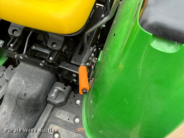 image for item EJ0649 2022 John Deere 3032E MFWD tractor