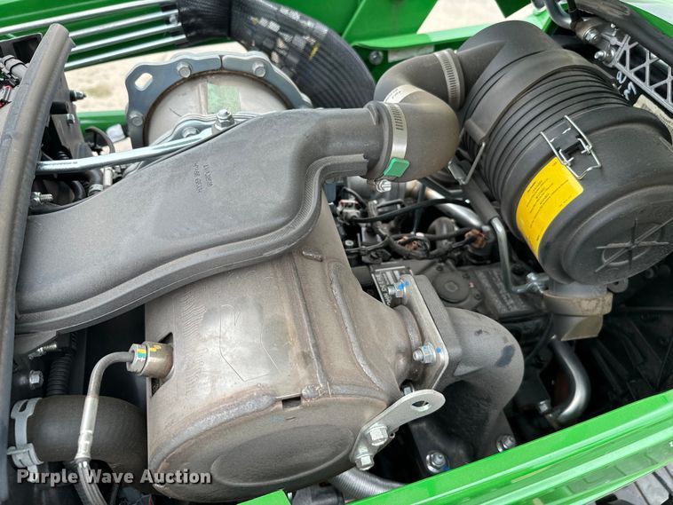 image for item EJ0649 2022 John Deere 3032E MFWD tractor