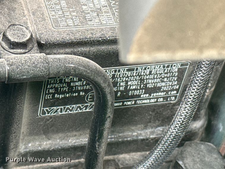 image for item EJ0649 2022 John Deere 3032E MFWD tractor