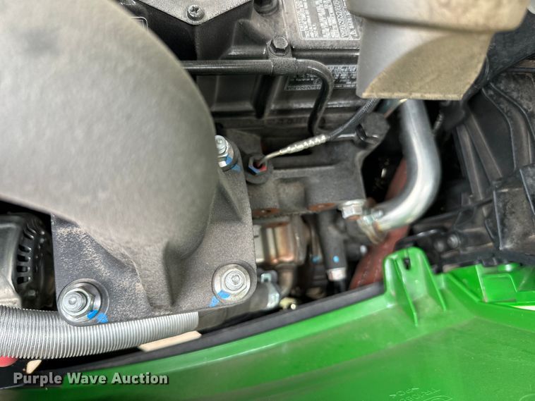 image for item EJ0649 2022 John Deere 3032E MFWD tractor