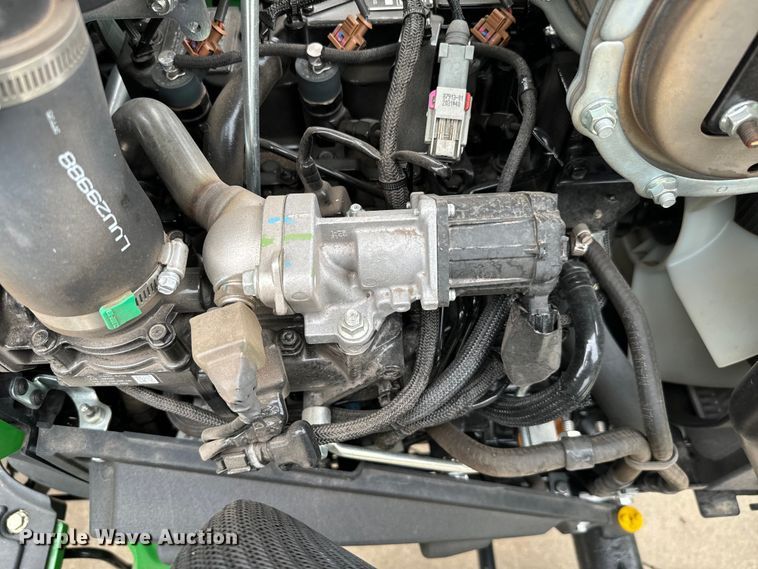 image for item EJ0649 2022 John Deere 3032E MFWD tractor