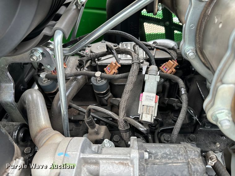 image for item EJ0649 2022 John Deere 3032E MFWD tractor