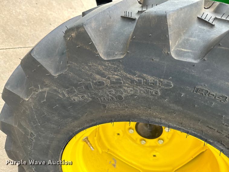 image for item EJ0649 2022 John Deere 3032E MFWD tractor