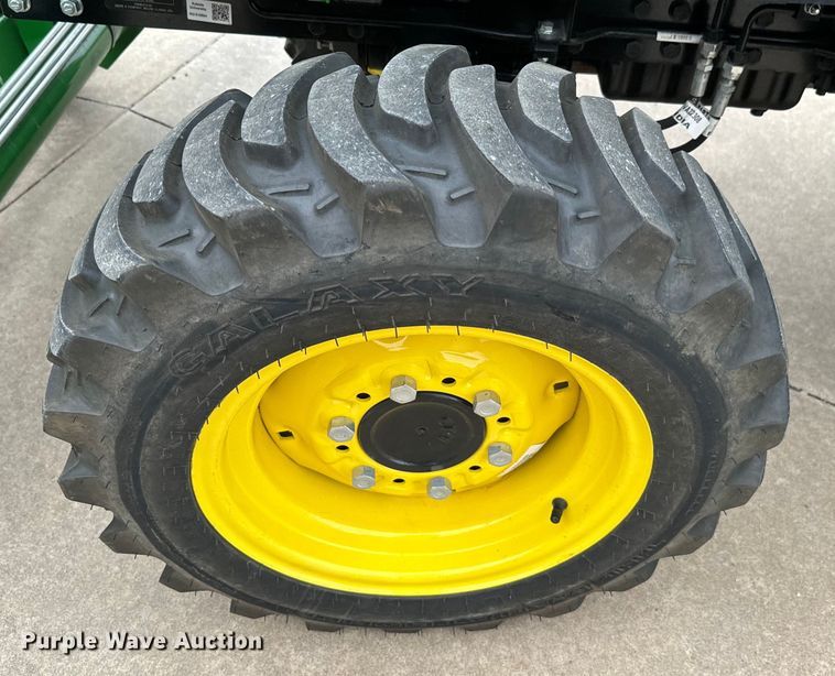 image for item EJ0649 2022 John Deere 3032E MFWD tractor