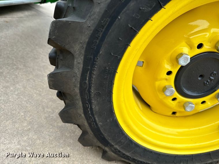 image for item EJ0649 2022 John Deere 3032E MFWD tractor