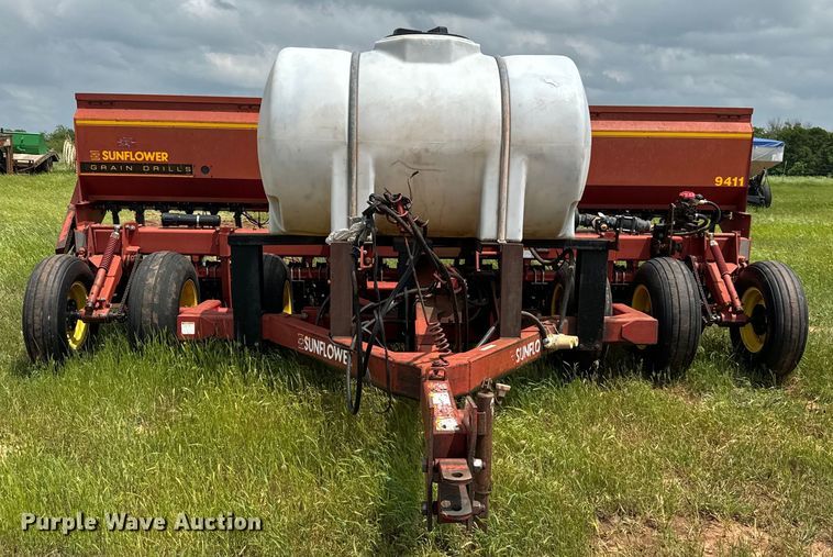 image for item EJ0652 Sunflower 9411 grain drill