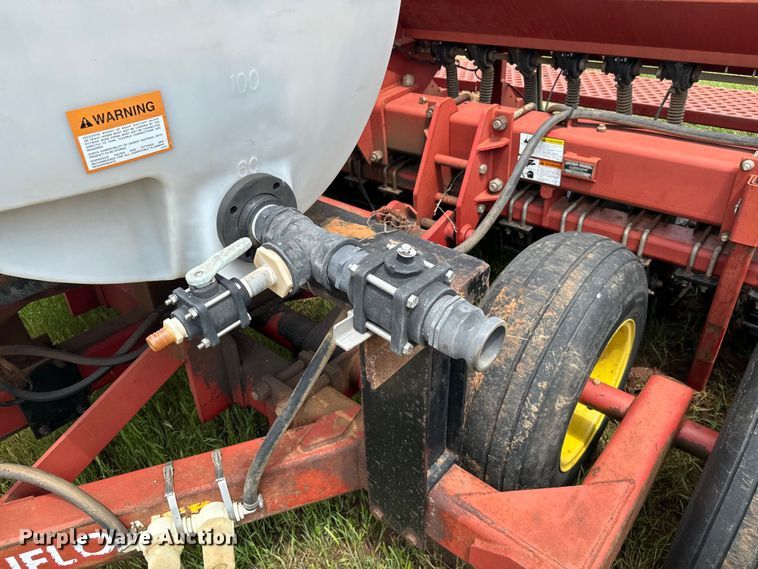 image for item EJ0652 Sunflower 9411 grain drill