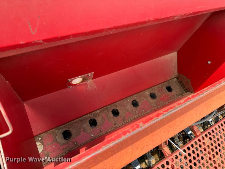 image for item EJ0652 Sunflower 9411 grain drill