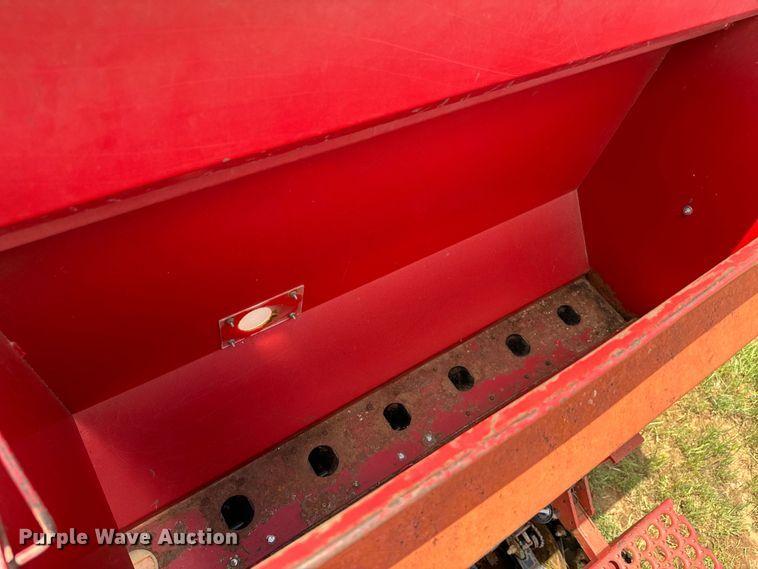 image for item EJ0652 Sunflower 9411 grain drill