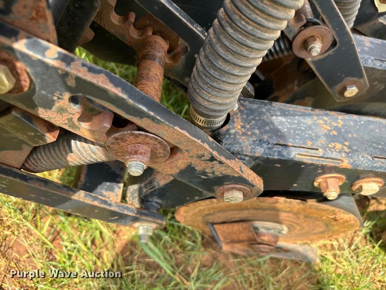 image for item EJ0652 Sunflower 9411 grain drill