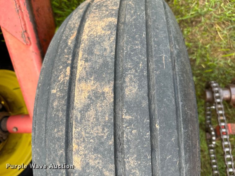 image for item EJ0652 Sunflower 9411 grain drill